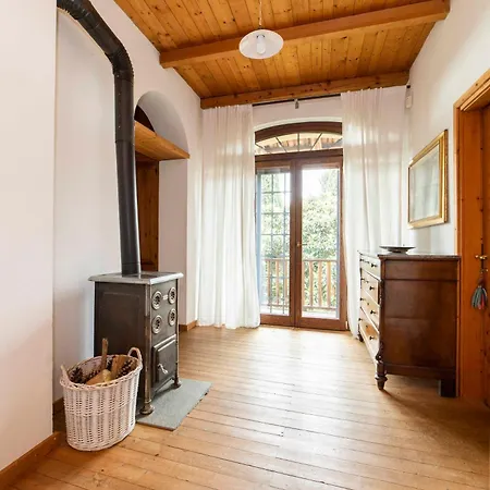 La Casa Dei Giardini, Frazione Becca, ヴィラ *