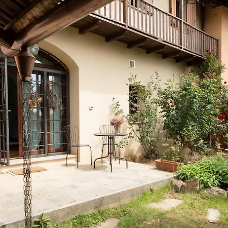 Ca' Becca-bioglio La Casa Dei Giardini Willa Bioglio