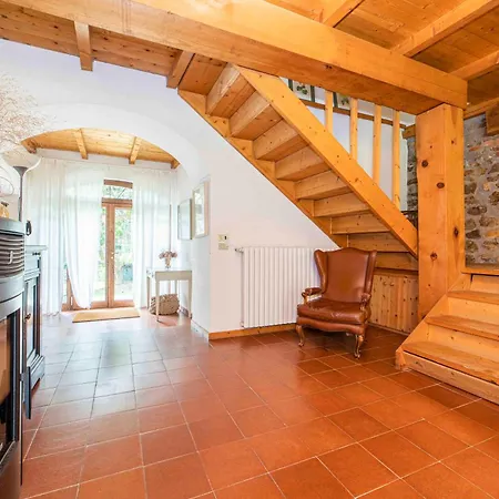 La Casa Dei Giardini, Frazione Becca, *