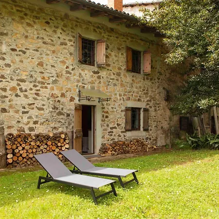 La Casa Dei Giardini, Frazione Becca,