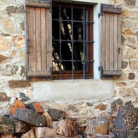 La Casa Dei Giardini, Frazione Becca, Villa *
