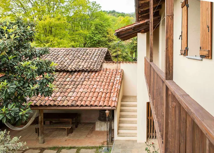 Ca' Becca-bioglio La Casa Dei Giardini Bioglio